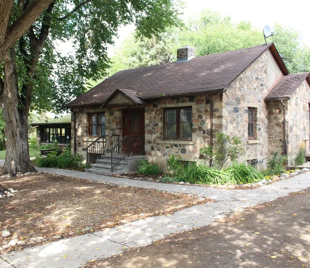 9. Keillor Stone House e1748509727216